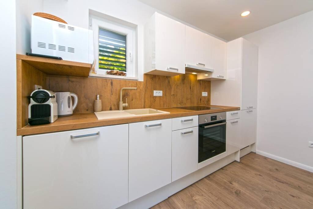 Apartman Macan Brela Dış mekan fotoğraf